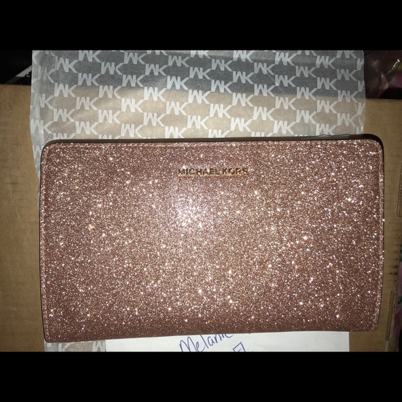 Michael Kors Handbags - Brand new Michael kors rose gold large clutch